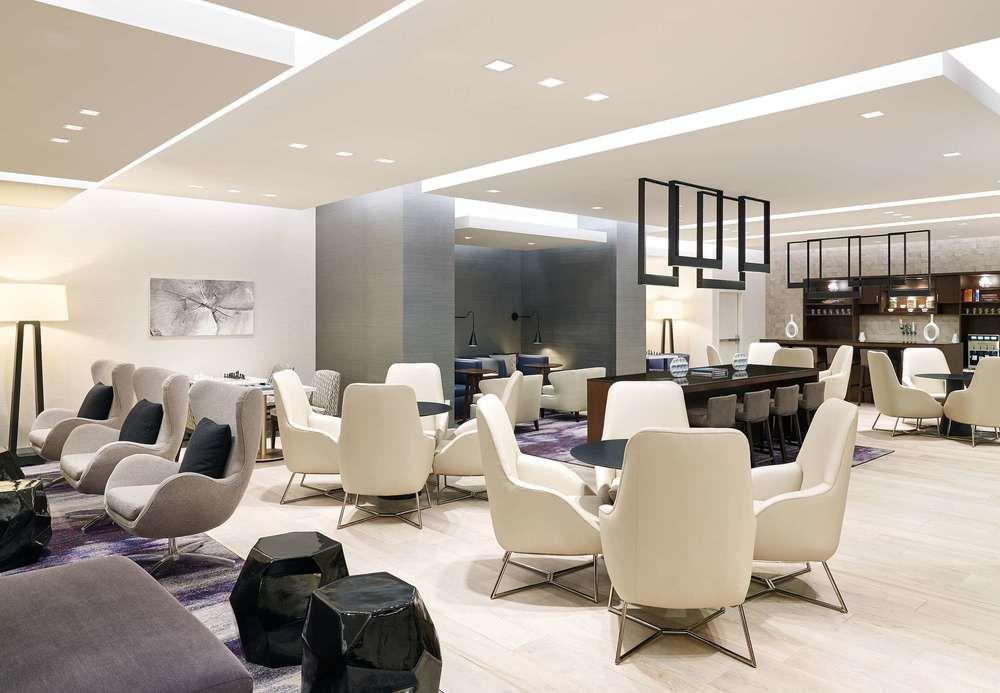 Warner Center Marriott Woodland Hills Hotel 3*