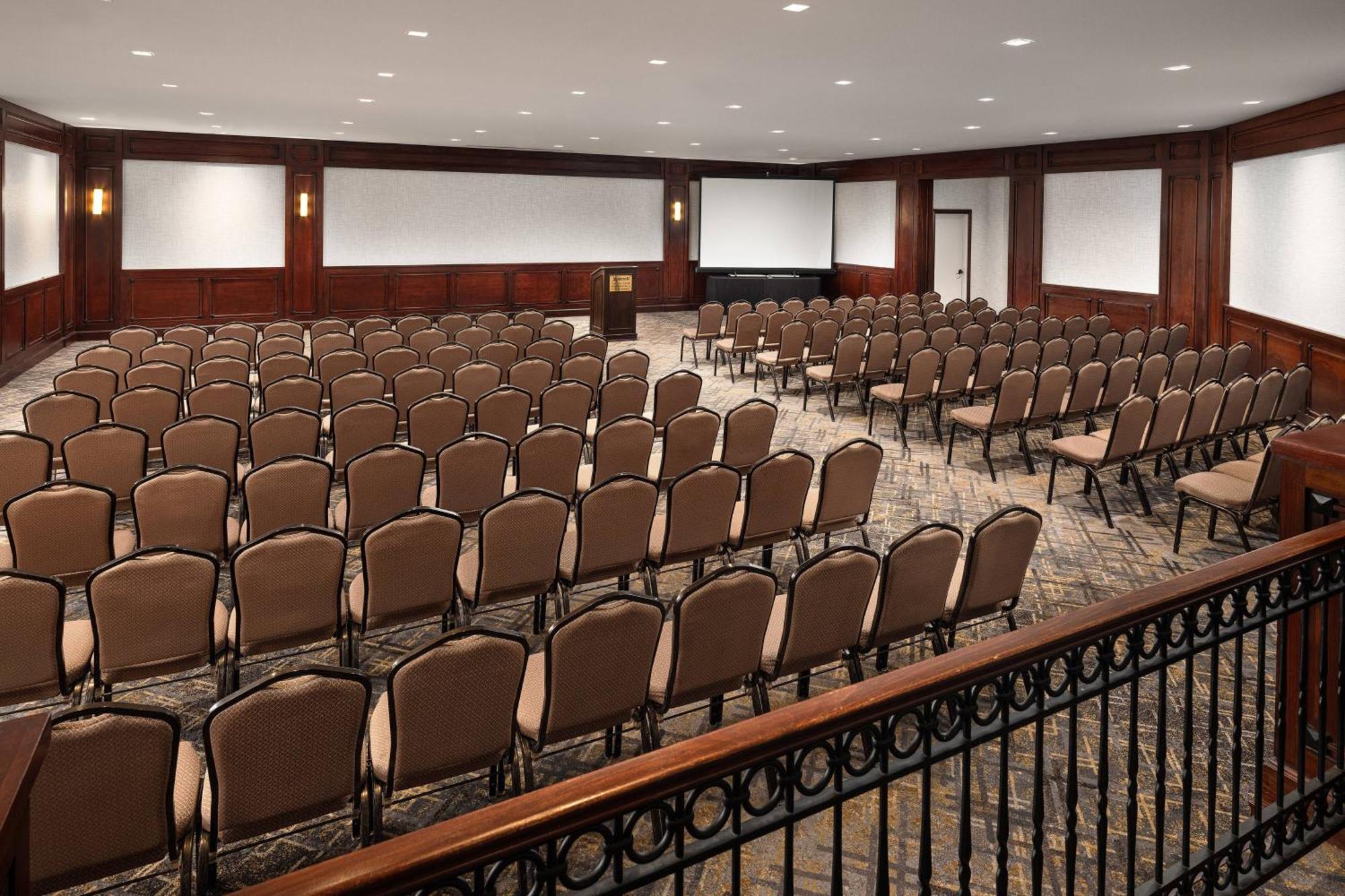 Warner Center Marriott Woodland Hills 3* Los Ángeles